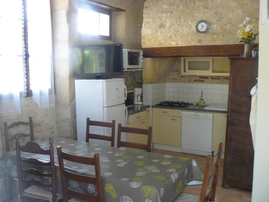 Chambres D'Hotes & Gites Pouget Les Eyzies Room photo