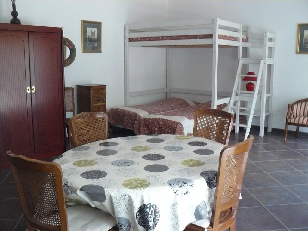 Chambres D'Hotes & Gites Pouget Les Eyzies Room photo
